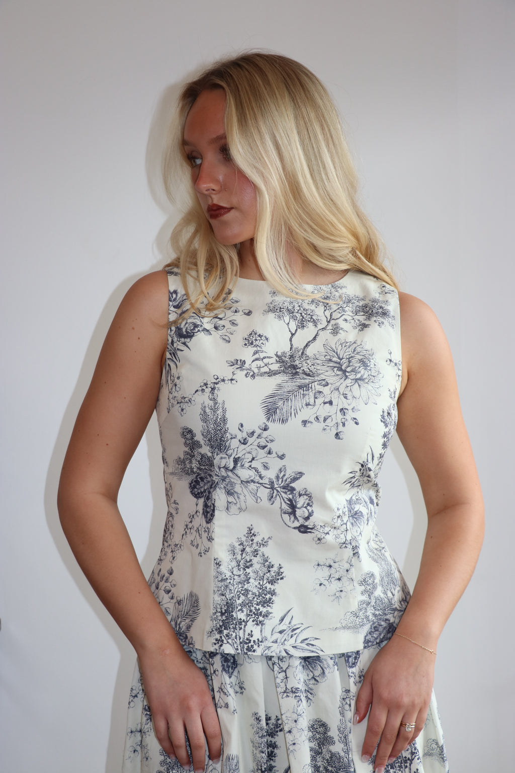 Martha Toile Set