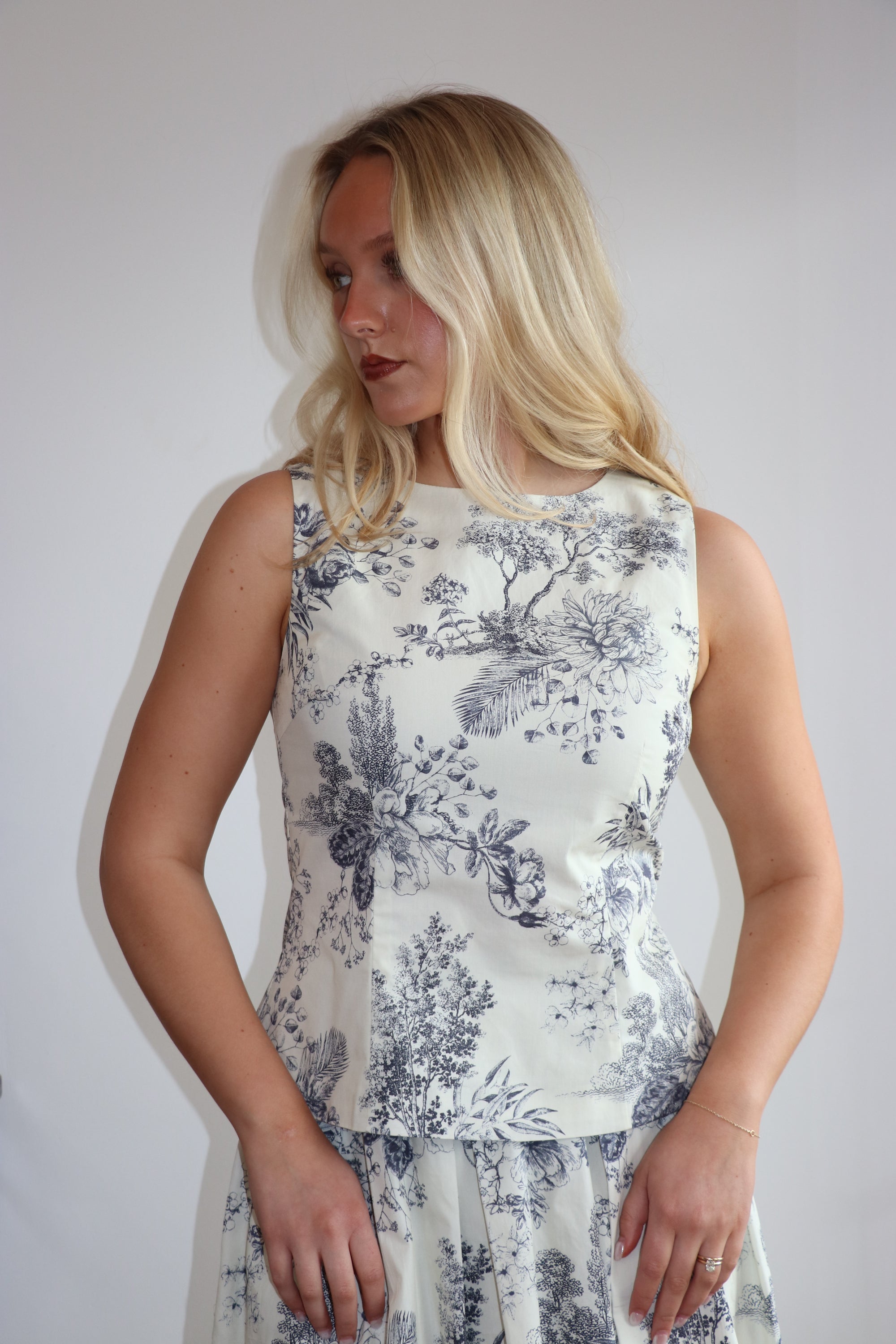 Martha Toile Set