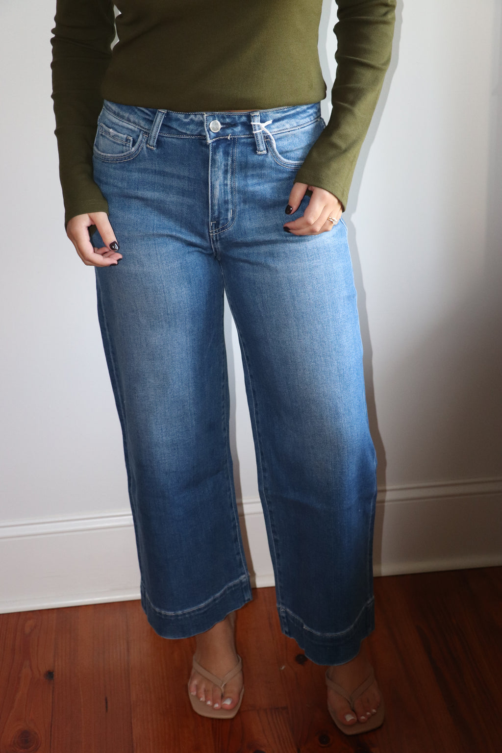 Sophia Crop Wide-Leg Jean