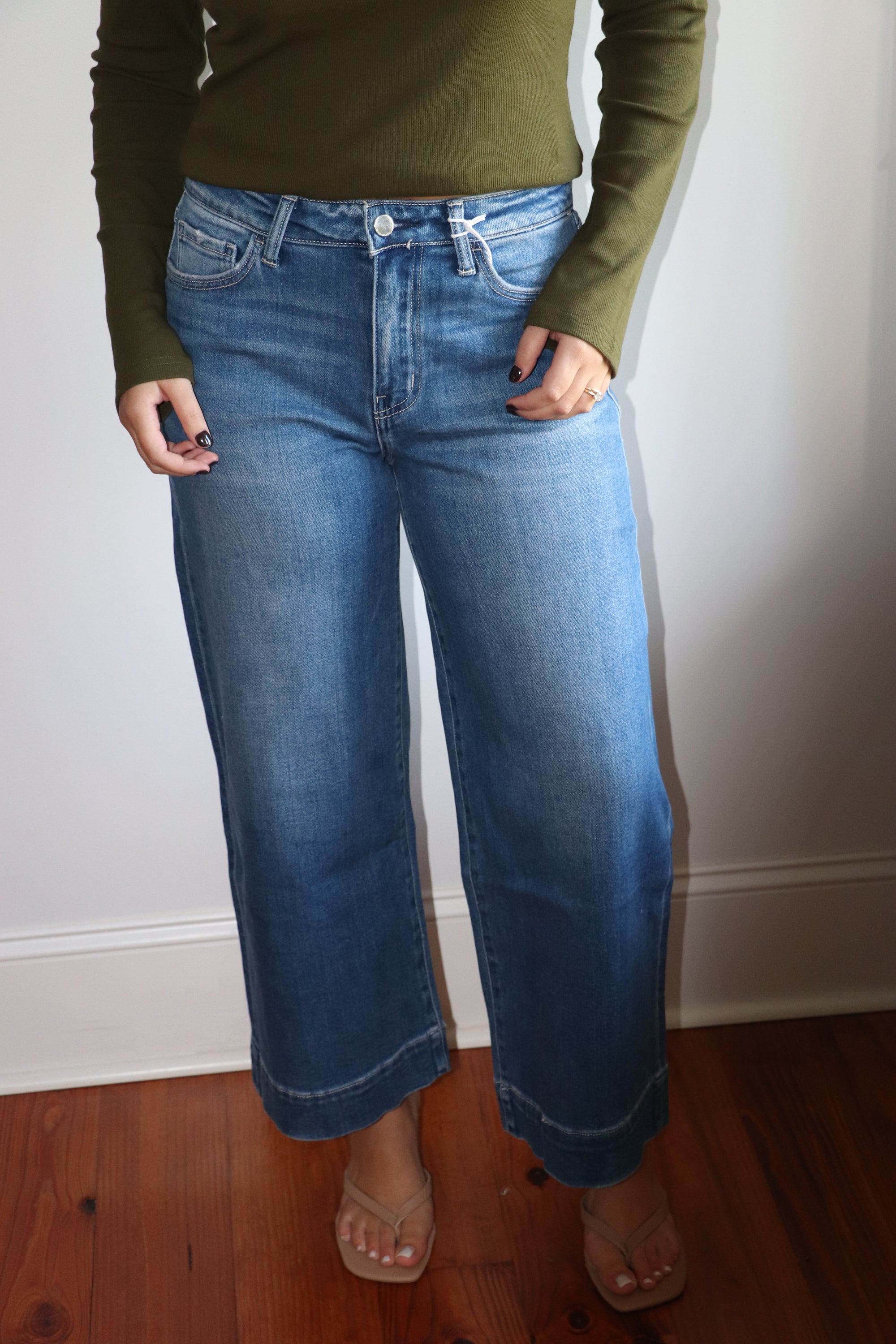 Sophia Crop Wide-Leg Jean