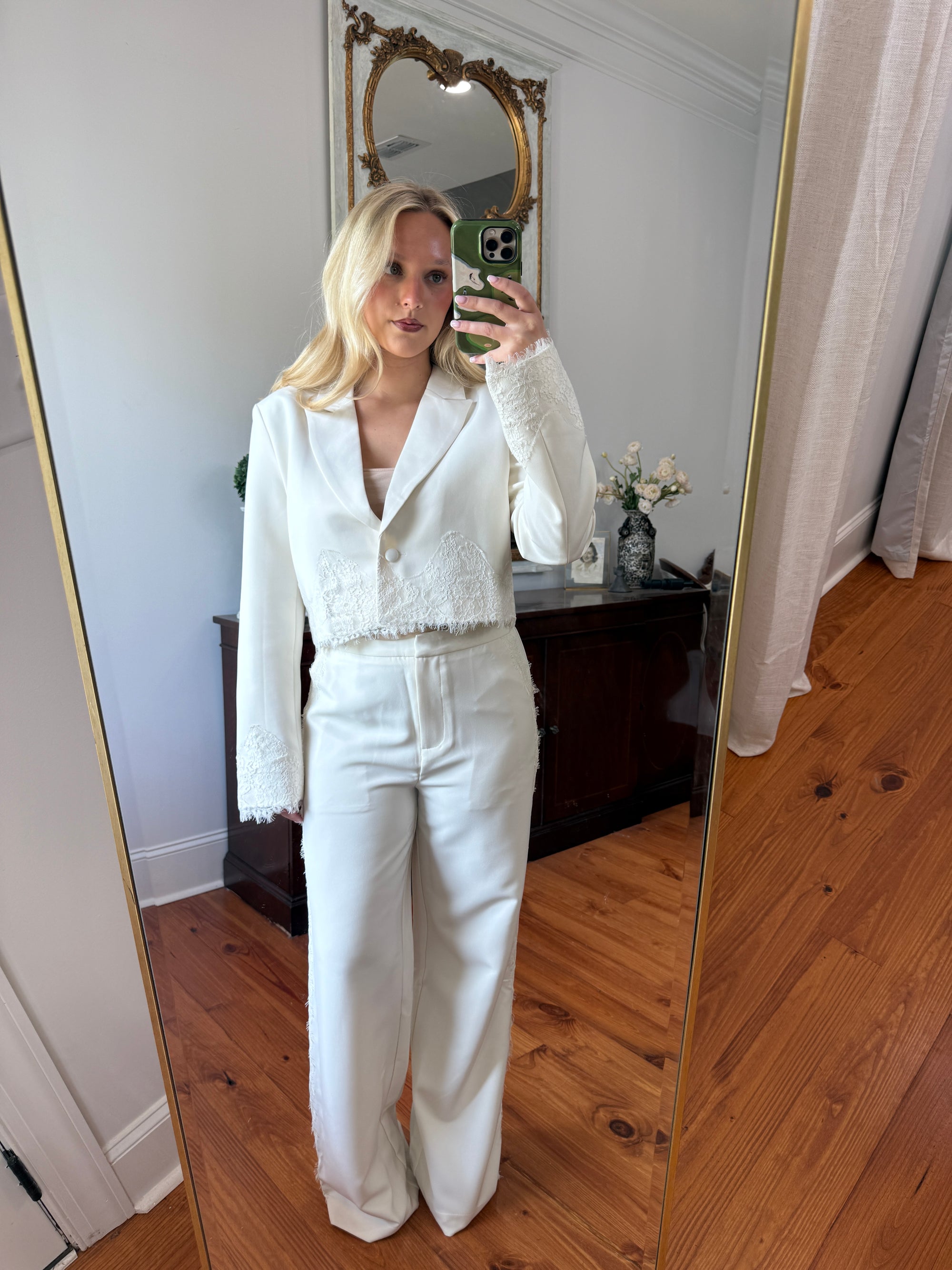 Nicole Trouser
