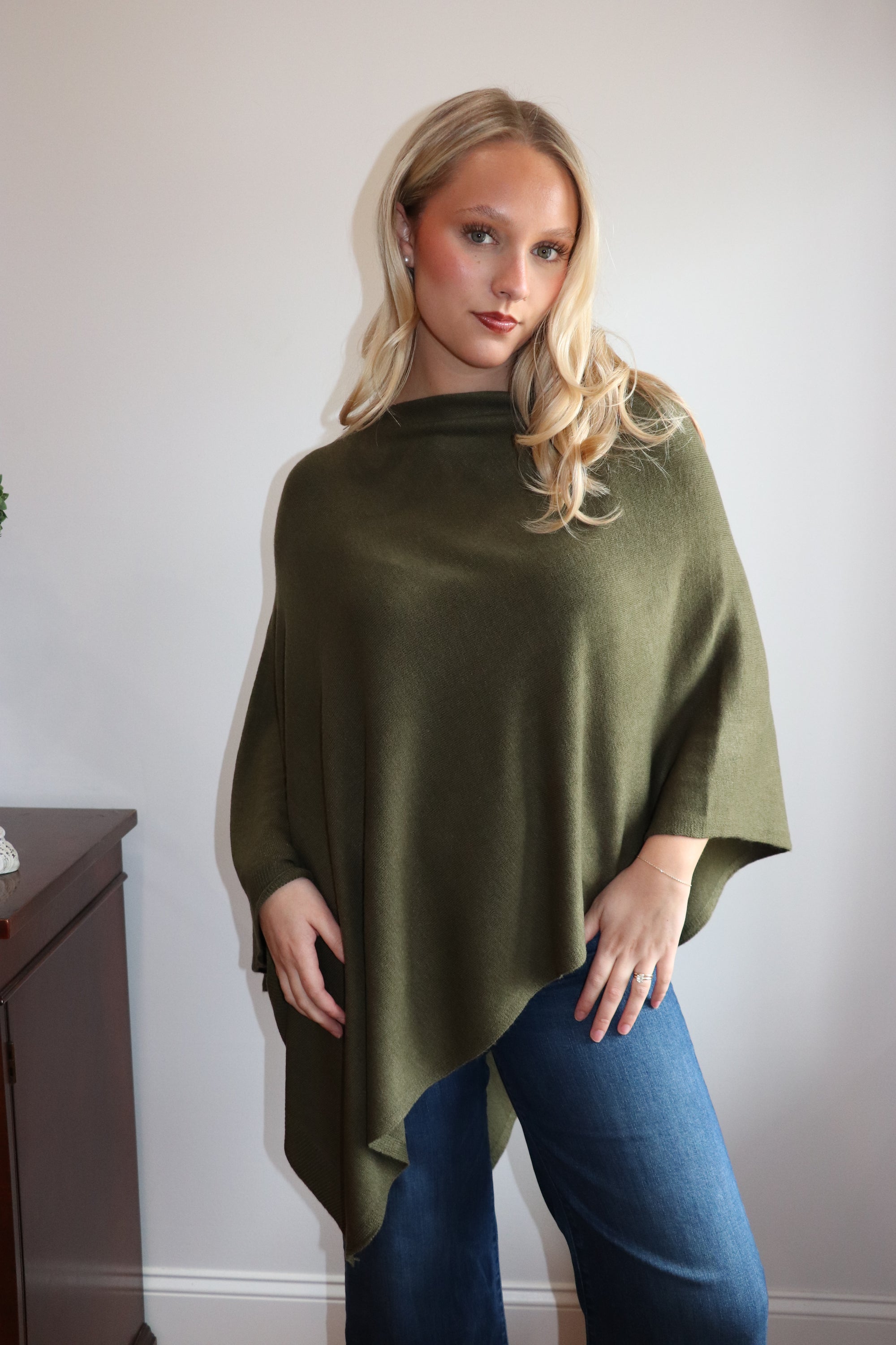 London Knit Poncho - Olive